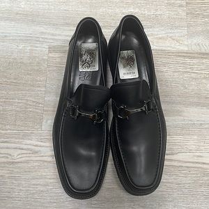 Men’s Ferragamo Black dress shoes. Size 11.5